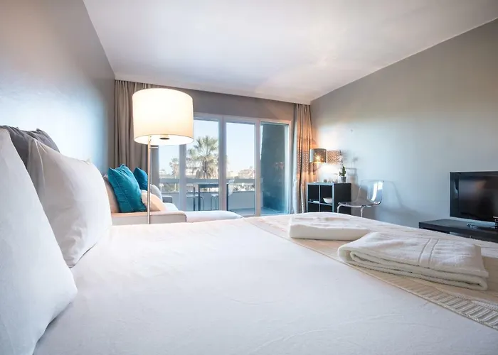 Cascais/Estoril Beachfront Apts
