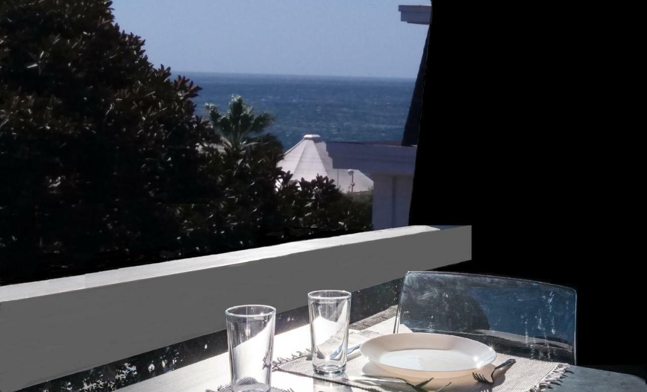 Cascais-estoril Beachfront Appartement