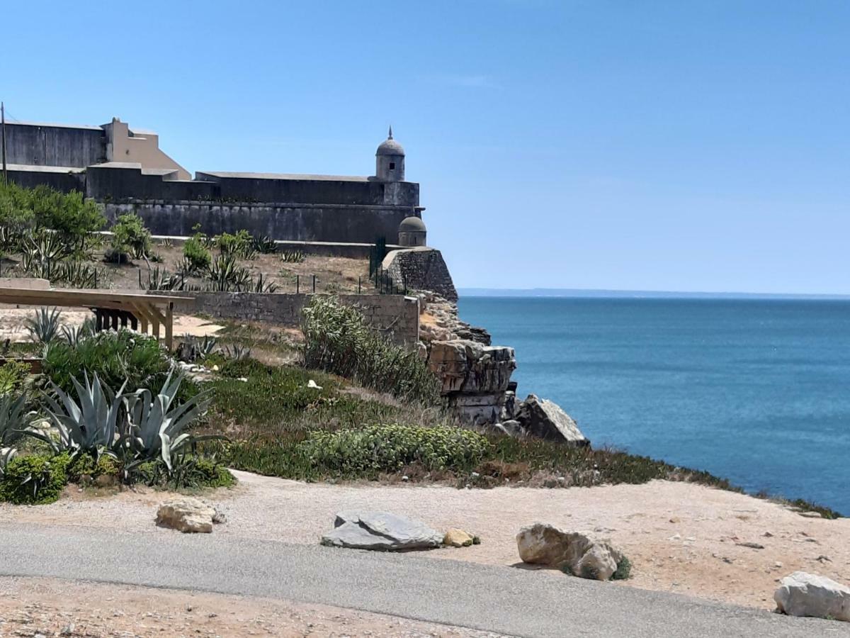 Cascais-estoril Beachfront Appartement *