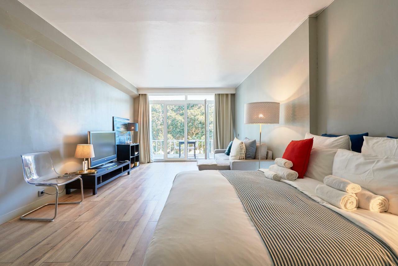 Cascais-estoril Beachfront Appartement