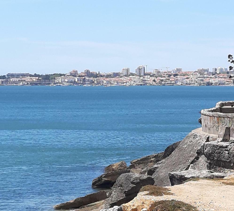 Cascais-estoril Beachfront Appartement